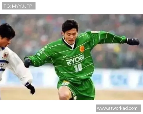 足球传奇的光辉岁月揭秘120年明星球员的成长与成就