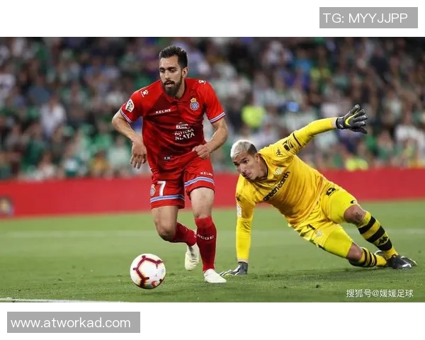 带口罩的足球明星如何在疫情中保持竞技状态与公众形象