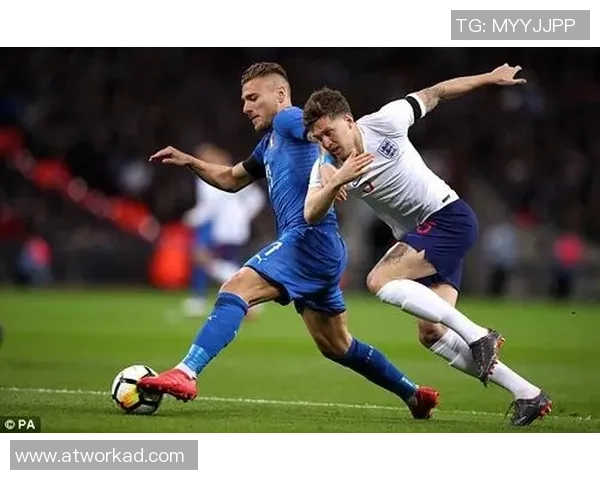 足球明星激情挥拳庆祝瞬间展现运动员的无畏精神与拼搏热情 足球明星激情挥拳庆祝瞬间展现运动员的无畏精神与拼搏热情