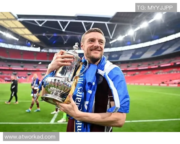 24号足球明星的传奇旅程与辉煌成就全解析 24号足球明星的传奇旅程与辉煌成就全解析