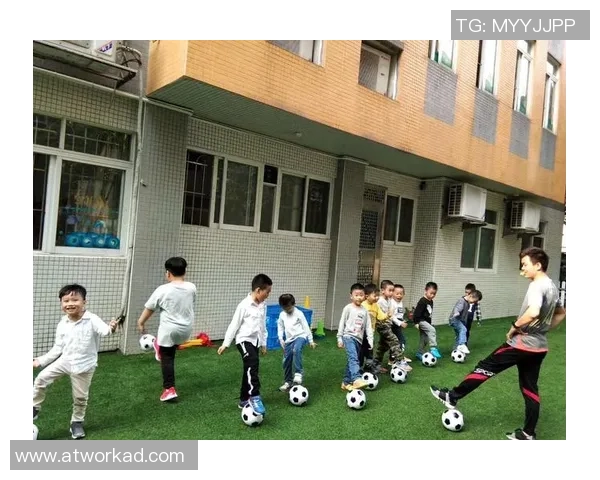 足球明星与孩子们的欢乐时光精彩瞬间合集视频分享 足球明星与孩子们的欢乐时光精彩瞬间合集视频分享